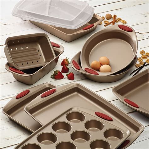 Take a yummy sheet cake or Italian sausage lasagna on the go in the handy Rachael Ray Bakeware 9-inch by 13-inch Nonstick Cake Pan with Lid. . Rachael ray bakeware